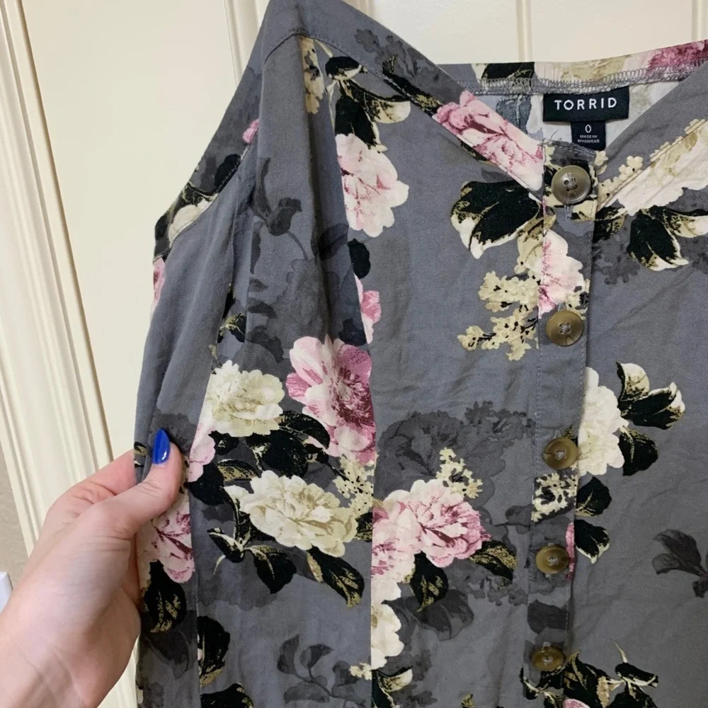 Torrid Floral Tank - Picture 2 of 7